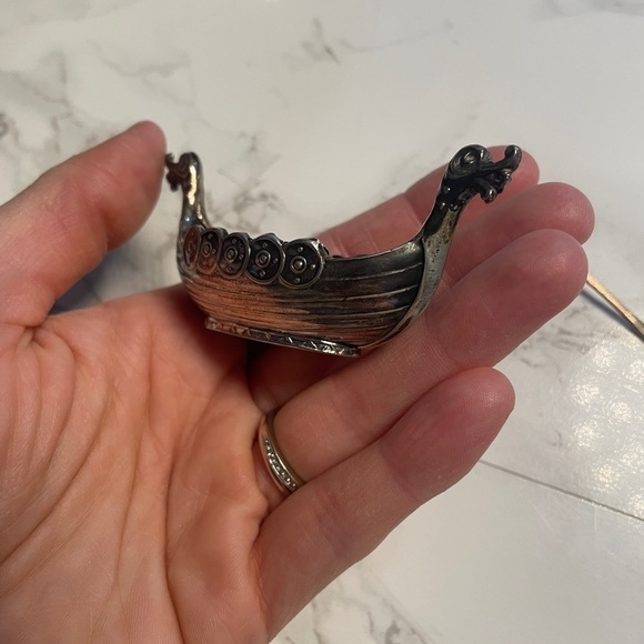 Silver Norwegian Viking Salt Dish​​​​​​ - Picture 14 of 16